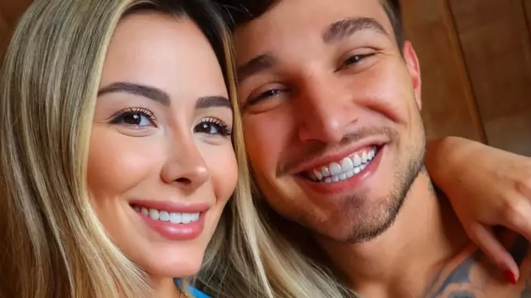 Ex-namorada de MC Gui expõe podres do cantor após término: 'Me devendo'