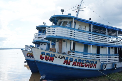 Barqueiros resgatam tradição de passeios pelo rio Madeira em Porto Velho