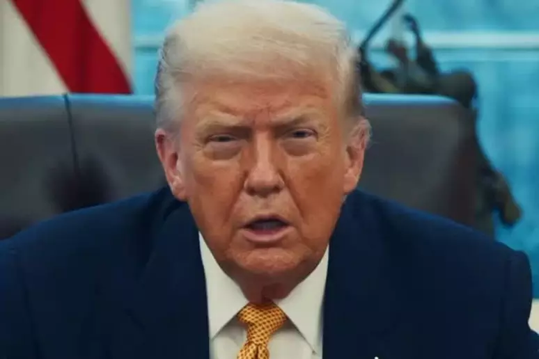 Donald Trump ataca o Grammy e ameaça processar apresentador por piada com Epstein