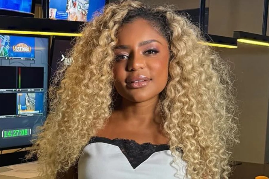 Saiba condições de Cariúcha para assumir o comando do SuperPop na RedeTV!