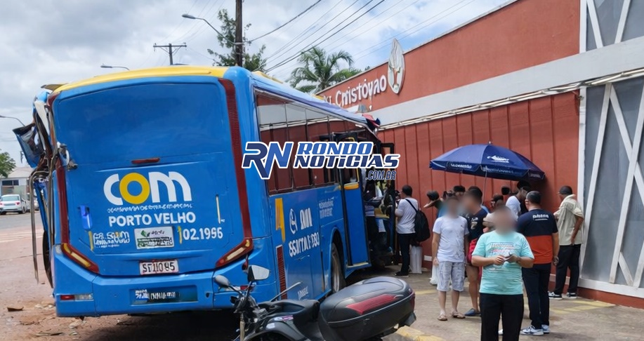 Batida entre ônibus e bitrem deixa feridos em cruzamento movimentado da Jorge Teixeira