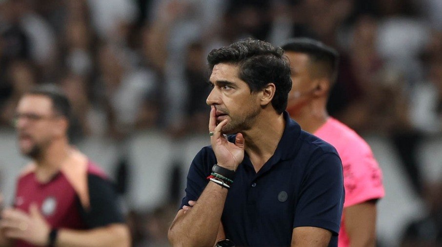 Abel enaltece chegada de Arias: "Contratação da presidente"
