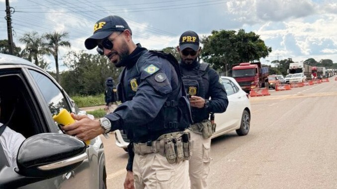 PRF prende motoristas embriagados em fiscalizações nas rodovias federais de RO