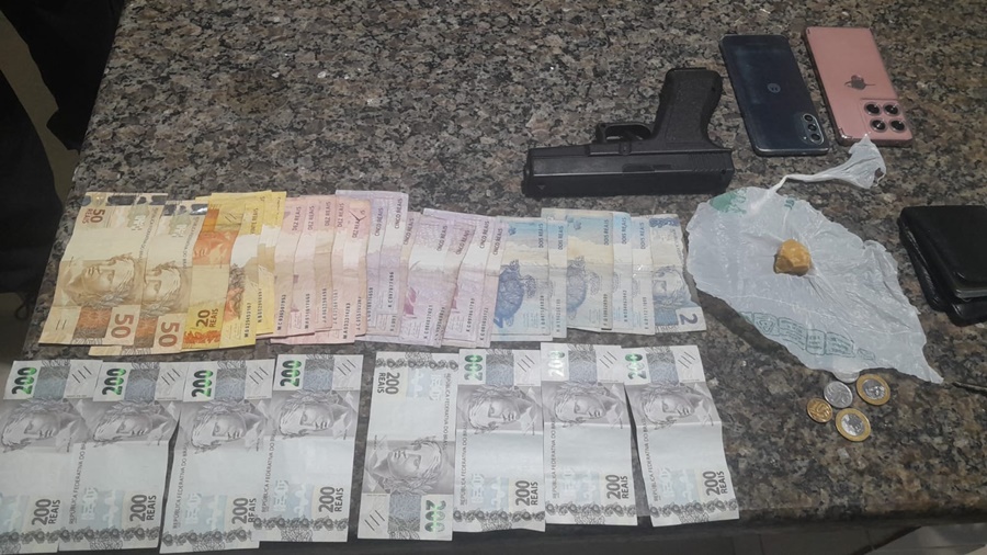 Polícia Militar descobre ponto de tráfico e apreende droga e dinheiro em Cacoal