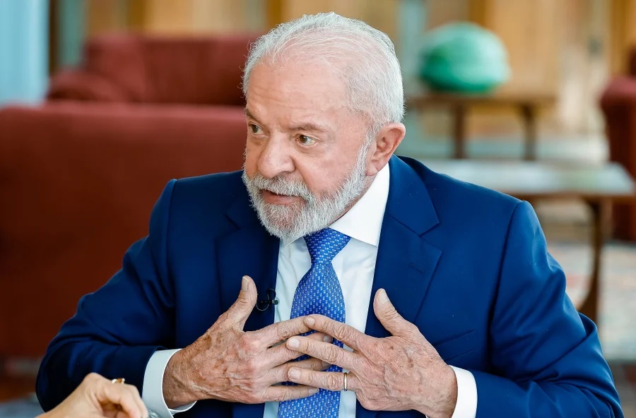 Lula critica PL da Dosimetria e compara Bolsonaro a “cachorro louco”