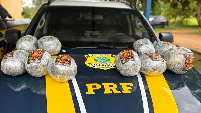 PRF em Rondônia apreende aproximadamente 11 kg de droga em ônibus na BR 425