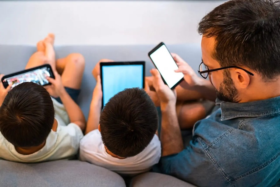 Uso excessivo de telas e impactos na saúde são orientados pela Sesau