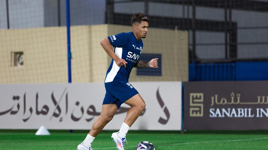 Marcos Leonardo é barrado na Arábia e empolga torcida do Flamengo
