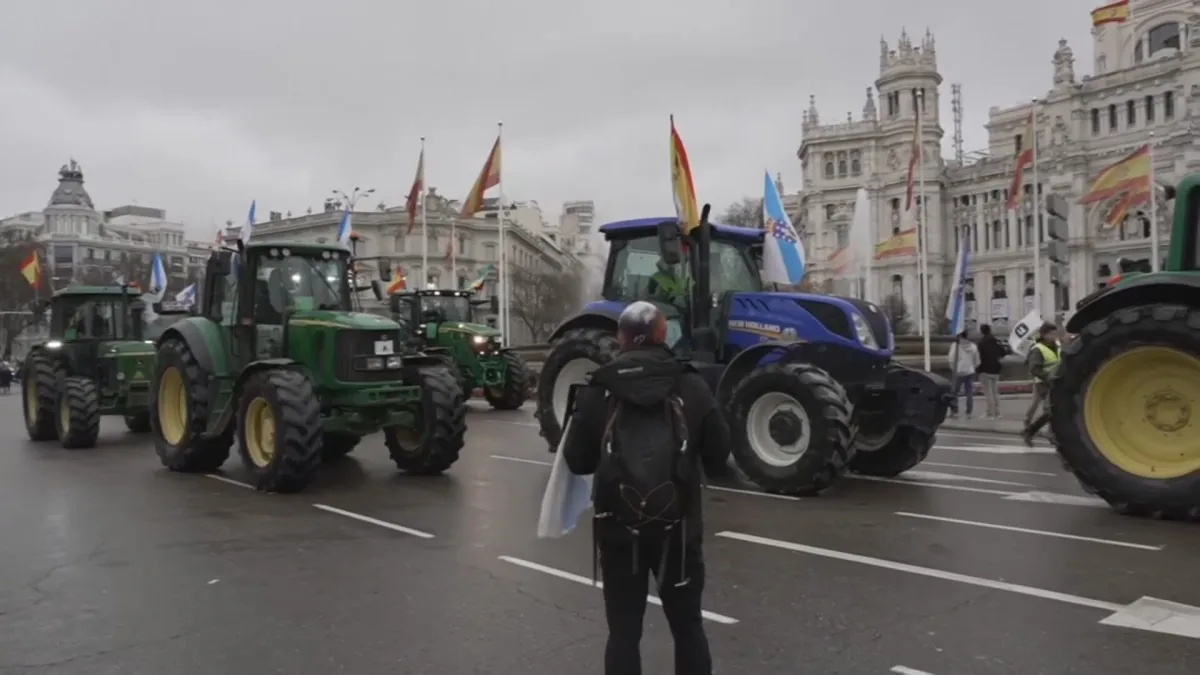 Agricultores protestam e bloquearam parte do trânsito em Madri contra acordo Mercosul-UE