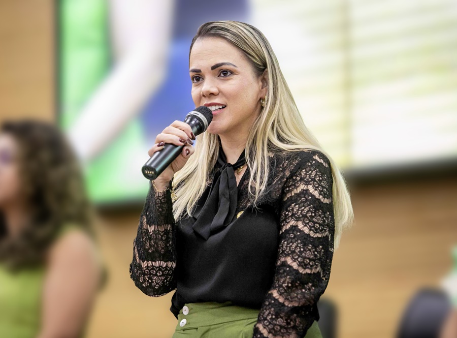 Presença permanente da PM nas comunidades ribeirinhas é defendida por Cláudia de Jesus