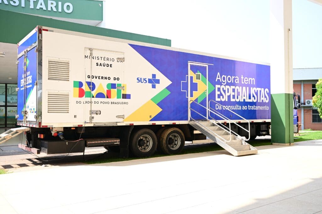 Em indicação, Cláudia de Jesus articula inclusão de municípios no programa Agora Tem Especialistas
