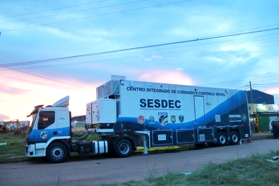 Carreta do CICC-Móvel é deslocada para reforçar segurança durante bloco carnavalesco