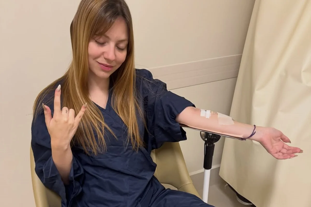 Com câncer, neta de Carlos Alberto de Nóbrega relata ataques na web; veja o vídeo