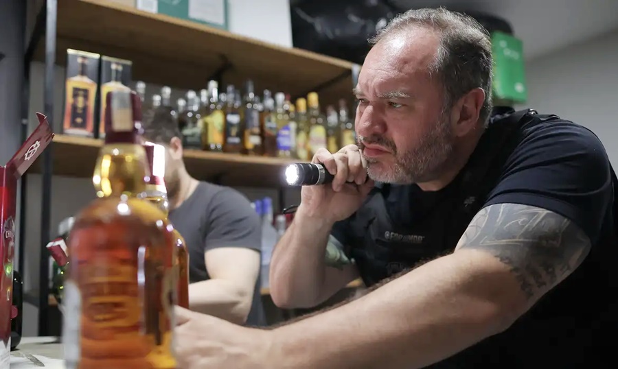 Carnaval: metanol em bebidas liga sinal de alerta nos estados