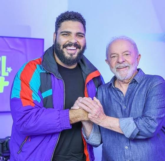 Ator confessa que foi convidado por Janja para desfile e escancara crime eleitoral: "PT organizou"