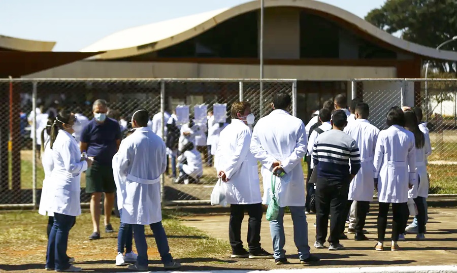 Inscrições para Mais Médicos Especialistas terminam no domingo