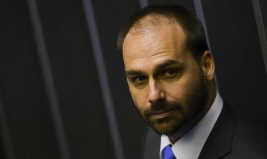 Moraes manda notificar Eduardo Bolsonaro sobre abertura de ação penal