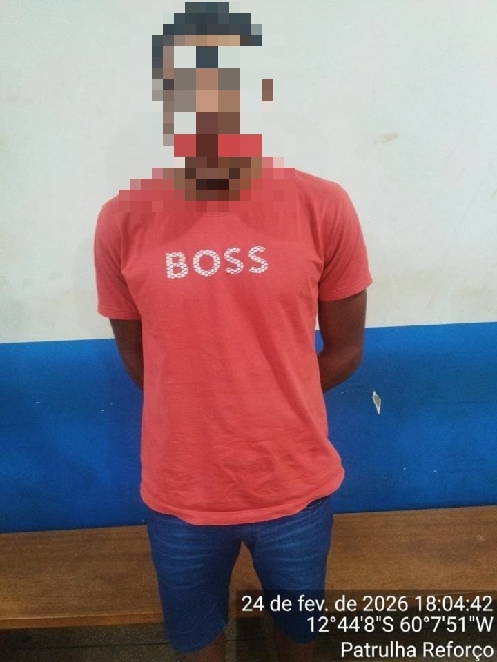 PM prende suspeito de vender cocaína em Vilhena e encontra droga dentro de caminhonete