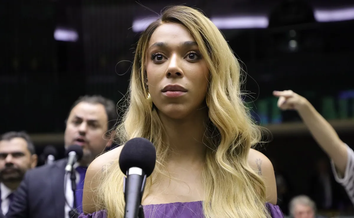 Deputada trans deve ser indicada presidente de Comissão da Mulher da Câmara