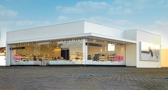 Quadrilha arromba Loja Sapatinho de Luxo e foge de bicicleta na madrugada