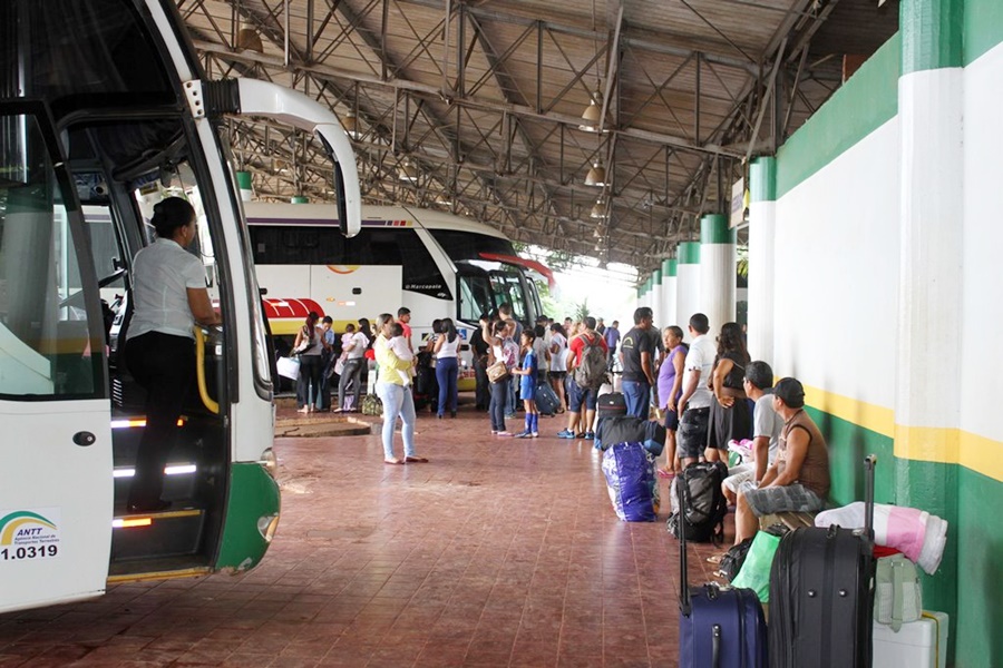 Justiça garante viagem gratuita para tratamento de adolescente com câncer em Rondônia