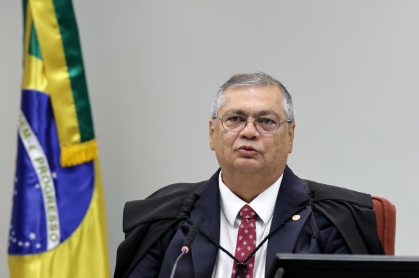 STF inicia julgamento sobre pagamento de verbas acima do teto para servidores
