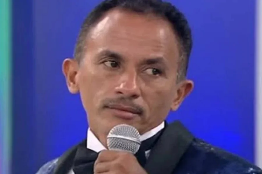 Canto da caneta azul, Manoel Gomes tenta emprego no SBT após perder fortuna
