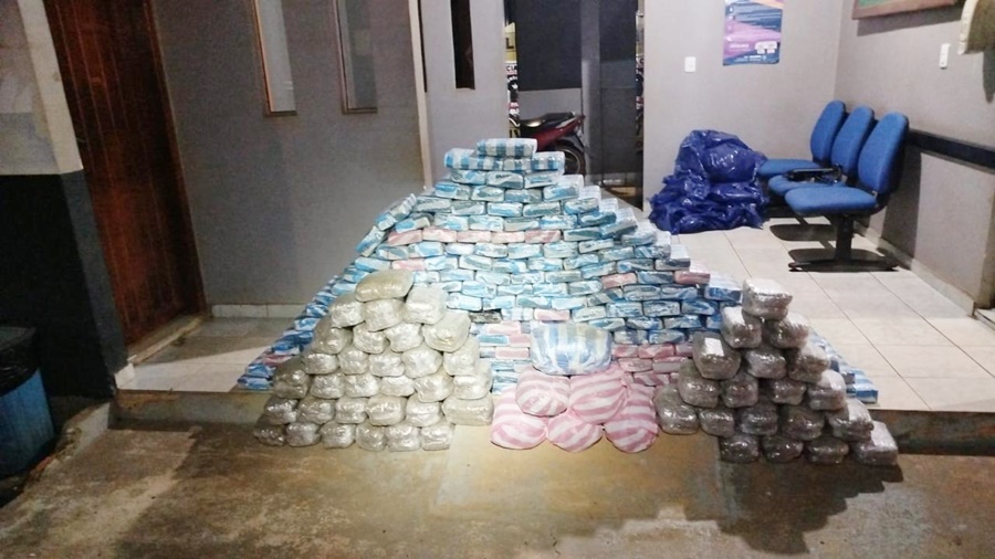 PM apreende 257 kg de maconha após troca de tiros na BR-429 em Rondônia