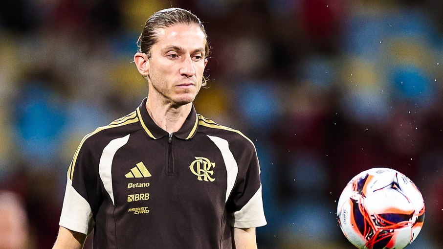 Filipe Luís já sabia de demissão antes de goleada sobre Madureira
