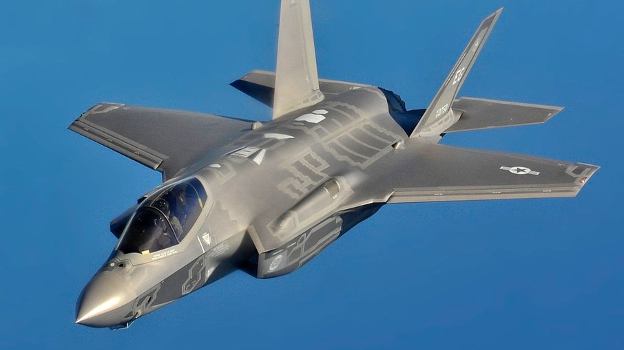 F-35 da Força de Defesa de Israel abate jato tripulado pela 1ª vez sobre a capital Teerã
