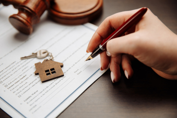 Prejuízo por duplicidade em registro de imóvel gera dever de indenizar
