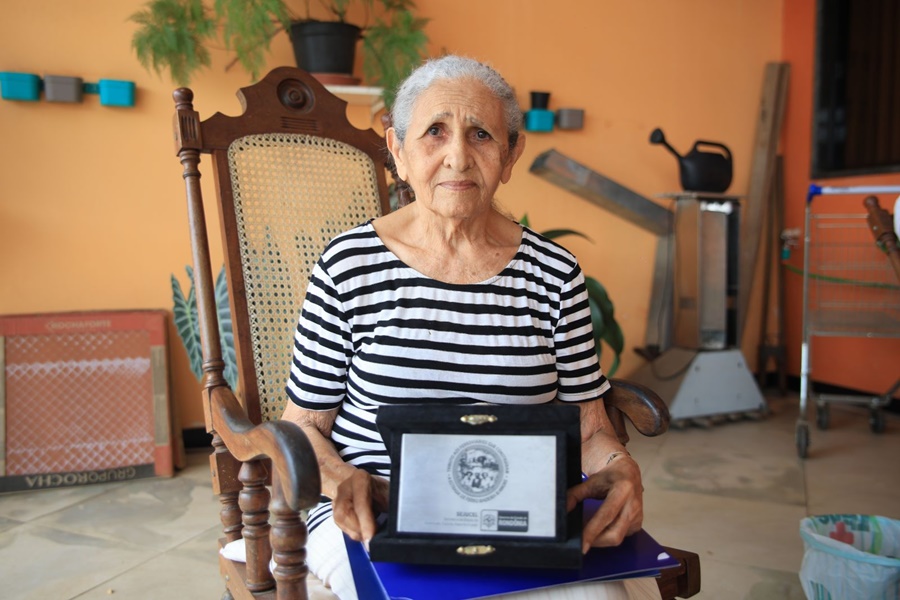 Força feminina ajuda a preservar a memória da Estrada de Ferro Madeira Mamoré