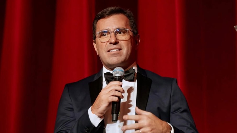 Rodrigo Bocardi oferece emprego a apresentadores e está criando uma nova emissora de TV
