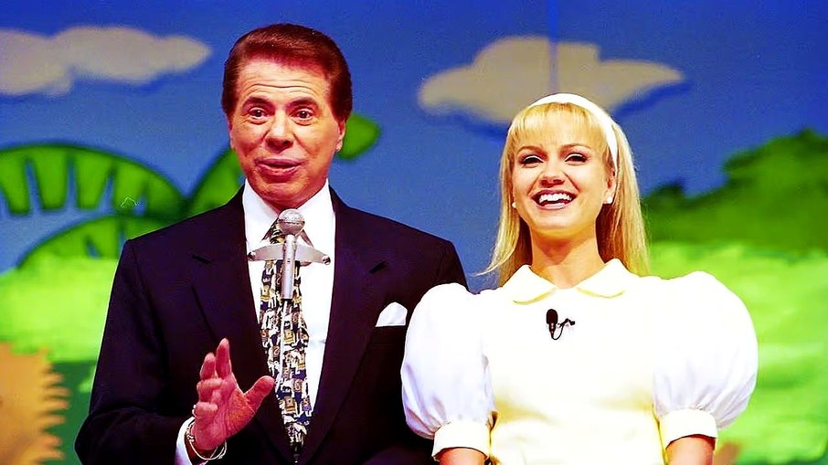 Apresentadora Eliana revela que chorou para não ser demitida por Silvio Santos no SBT
