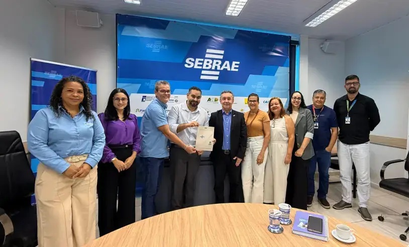 Sebrae, SEMED e Sicoob firmam parceria para fortalecer educação empreendedora