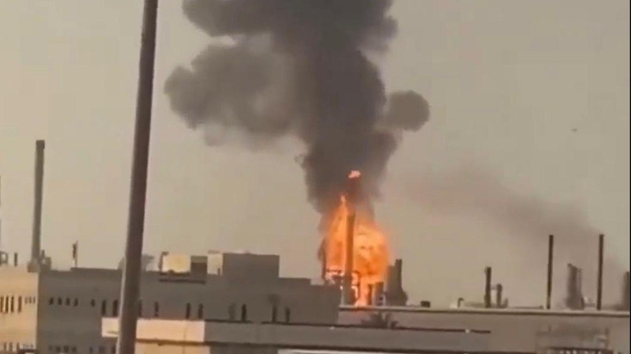 Ataque de drone do Irã a refinaria em Sitra no Bahrein deixa 38 feridos, nesta segunda-feira (9)
