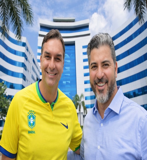 Flávio Bolsonaro desembarca em Ji-Paraná e impulsiona Marcos ao Governo de Rondônia