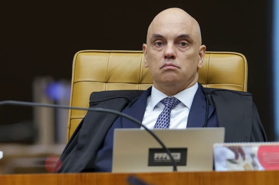 Moraes determina busca e apreensão a jornalista após reportagem sobre Dino