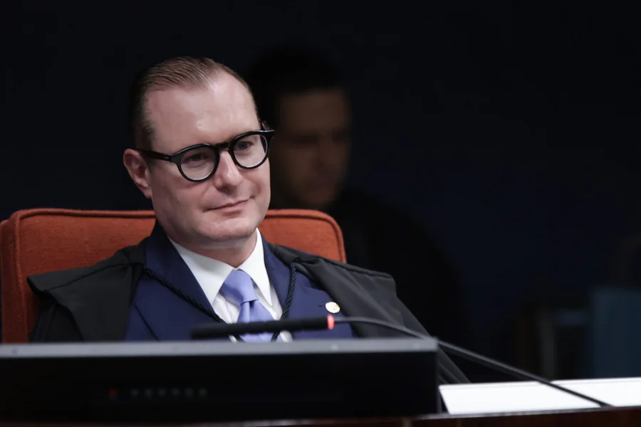 Ministro Cristiano Zanin nega pedido para obrigar Câmara a instalar CPI do Banco Master
