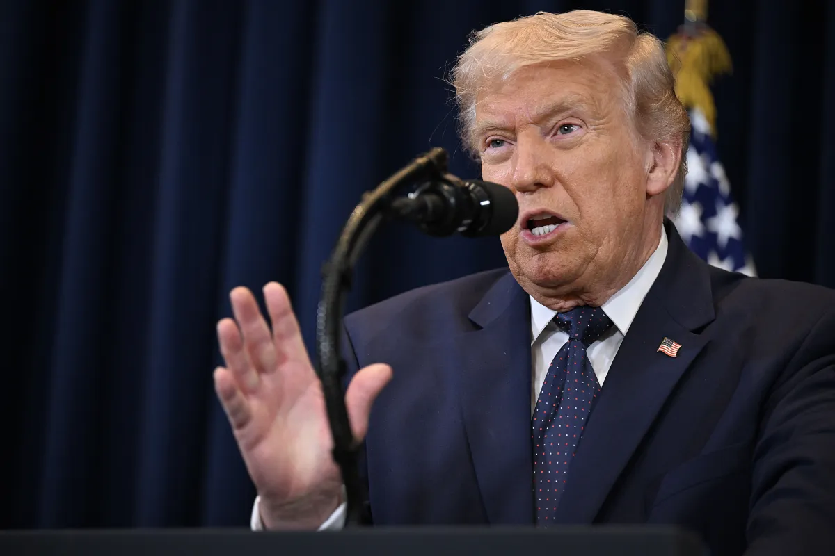 Trump diz que "muitos países" enviarão navios de guerra para abrir o Estreito de Ormuz
