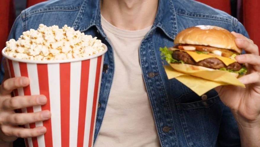 Juiz valida campanha do BK que incentiva consumo de lanches no cinema