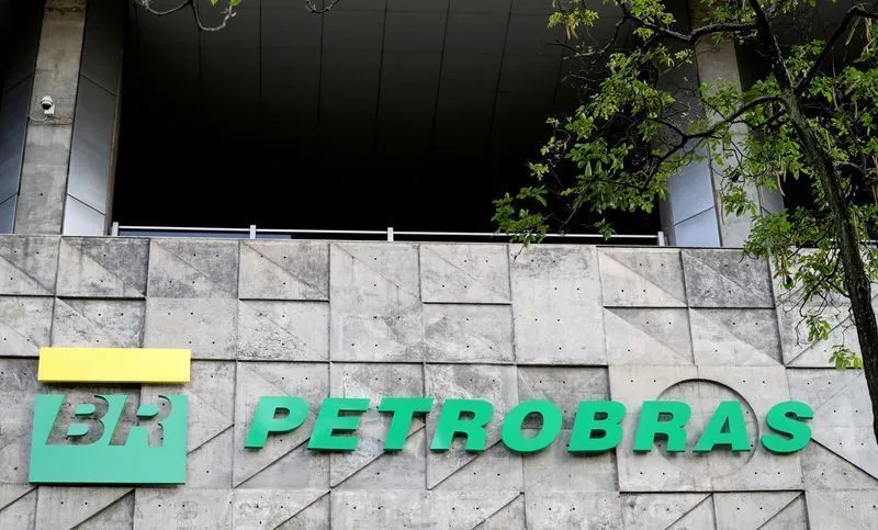 Petrobras reduz venda de combustível em 20%; mercado teme desabastecimento

