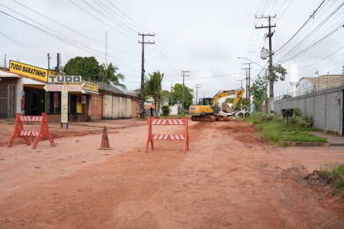 Equipes promovem obras de drenagem simultâneas na zona Norte de Porto Velho