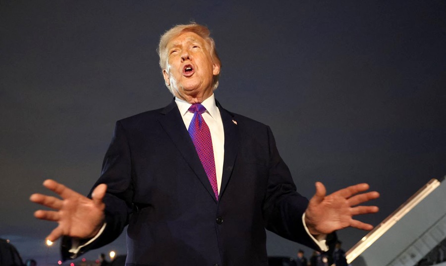 EUA suspendem ataques a usinas; Irã diz que Donald Trump recuou após ameaças