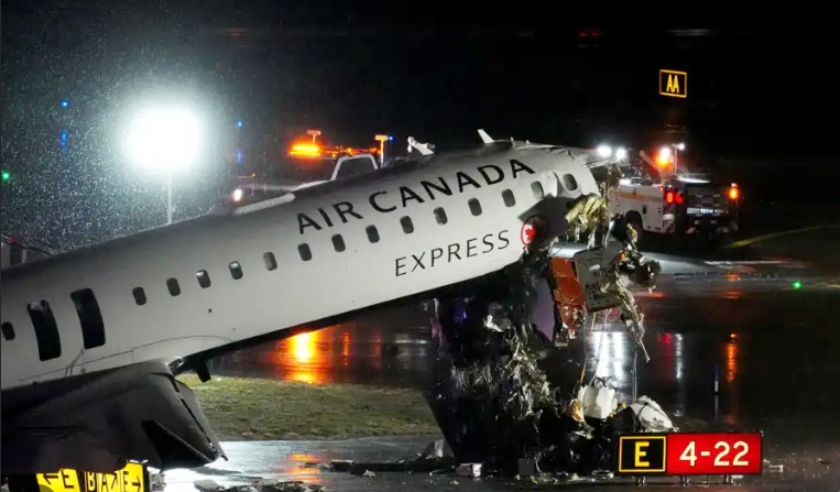 Colisão em aeroporto de Nova York deixa comandante e copiloto mortos e causa grande impacto na aviação