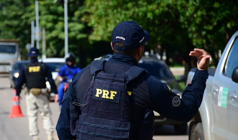 PRF em Rondônia cumpre três mandados de prisão e recaptura foragido no final de semana