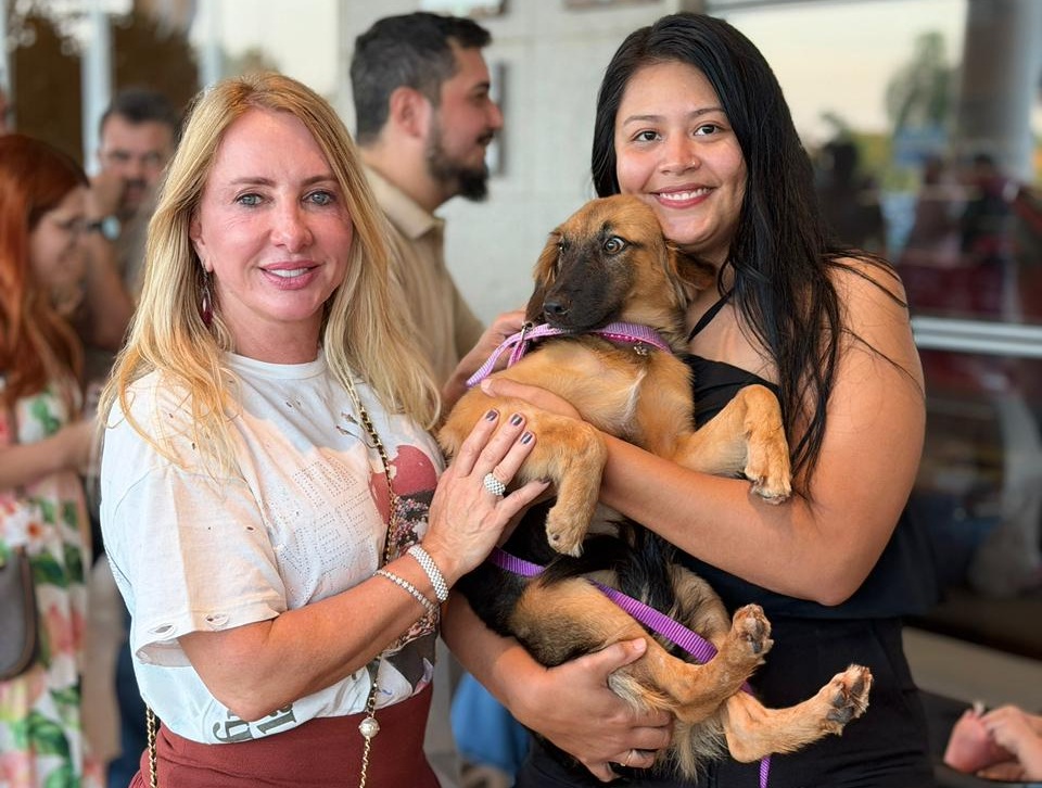 Ieda Chaves participa de feira de adoção de animais que garante 97 lares em Porto Velho
