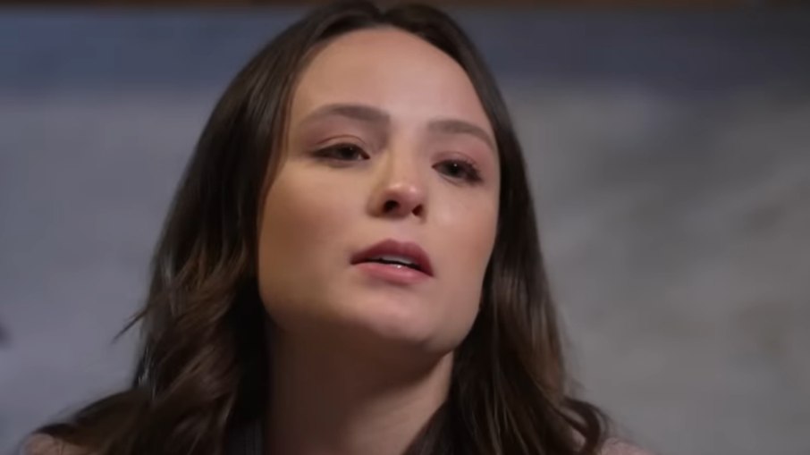 Atriz Larissa Manoela faz desabafo sobre doença e detalha diagnóstico: "Assustada"
