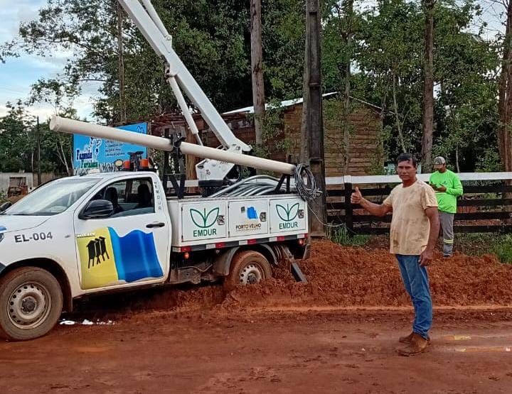 Vereador Dr. Júnior Queiroz garante melhorias na iluminação pública da Vila Franciscana