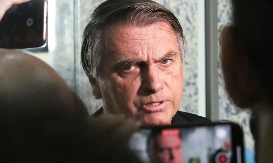 Defesa diz que Bolsonaro não tinha conhecimento sobre vídeo de Eduardo